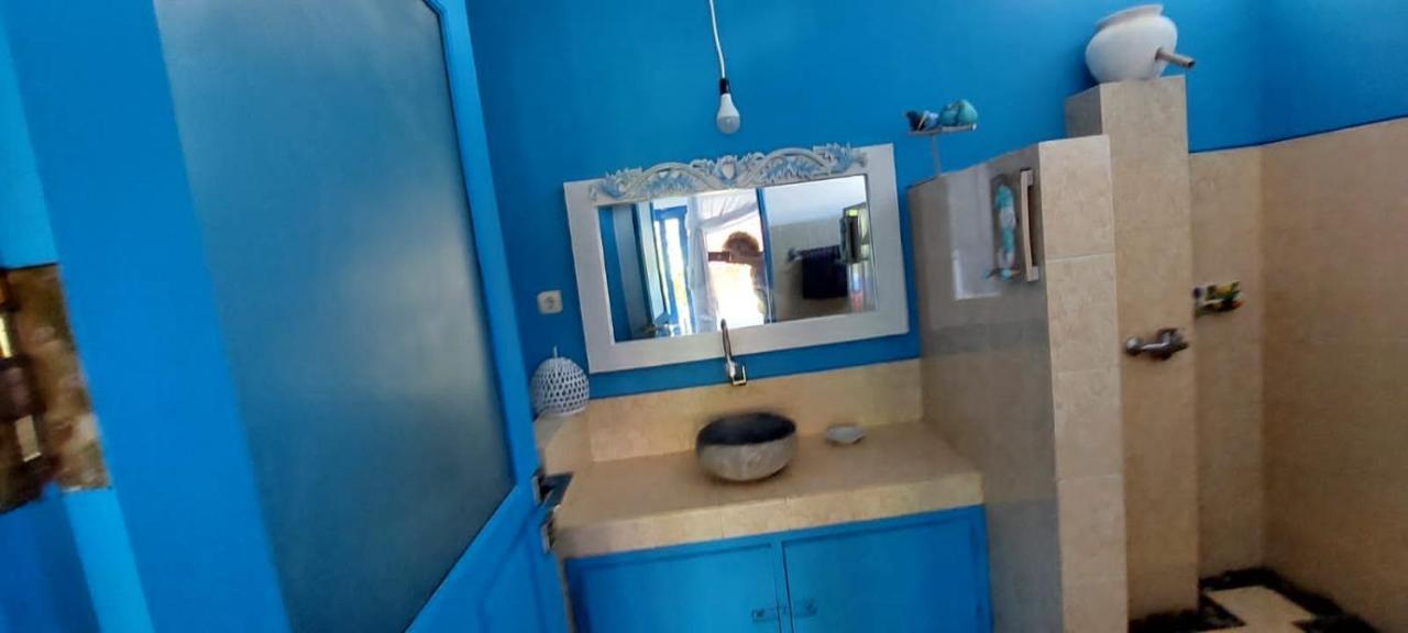 The Shooting Star Homestay Amed Exterior foto